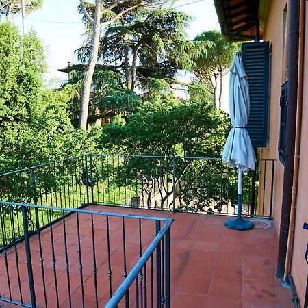 Chic Apt In Villa - Dolcevita Holiday Florence Extérieur photo