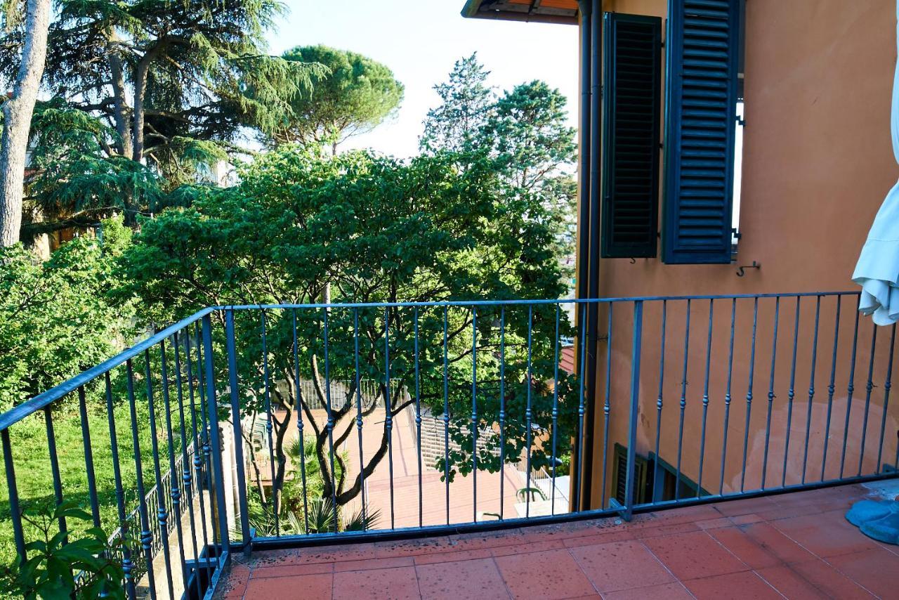 Chic Apt In Villa - Dolcevita Holiday Florence Extérieur photo